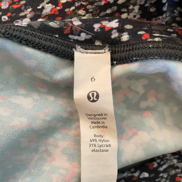 Lululemon Capri size 6 - Picture 2 of 6
